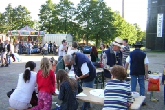 Kürbisfest Mundenhof, Kinder-Drachenbau mit viel Antrag